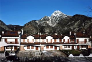 Case a schiera a Betania